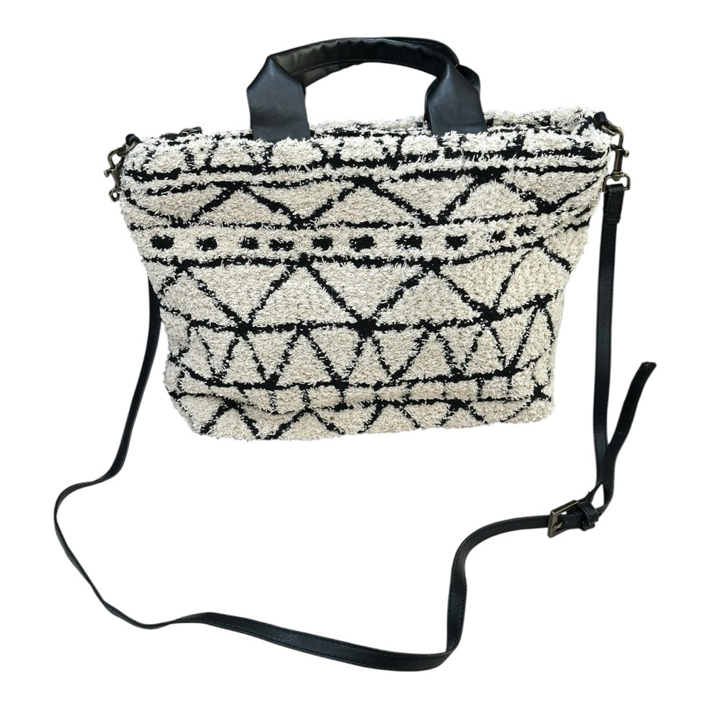 Universal Thread Jacquard Print Hand Bag